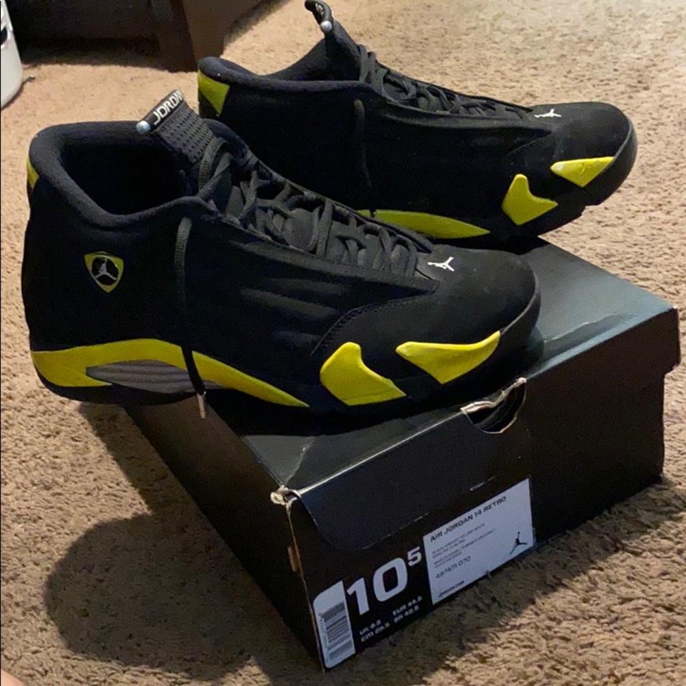 Jordan 14s thunder !size 10.5